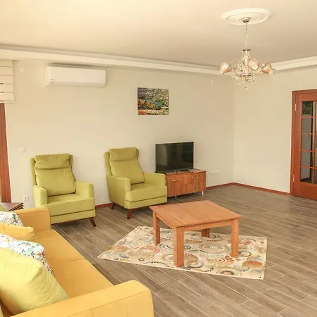 Royal Seza Aparthotel 3*